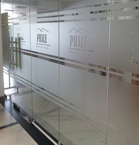 Cửa kính cường lực 04