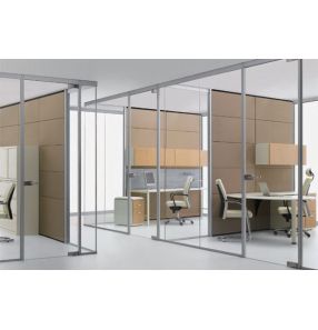 Vách ngăn kính cường lực 09