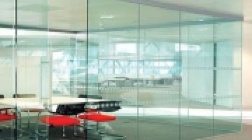 Kính cường lực 10 ly - độ dày hoàn hảo cho cánh cửa chắc chắn