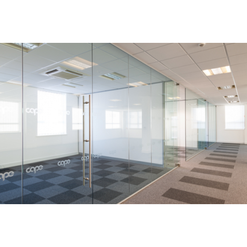 Vách ngăn kính cường lực 03