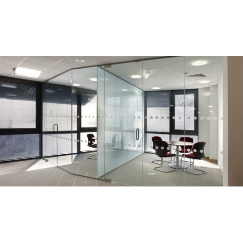 Vách ngăn kính cường lực 06